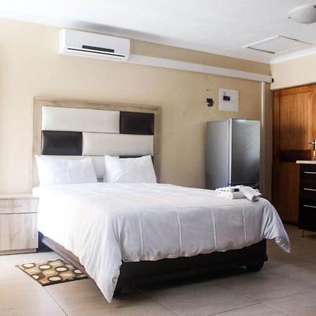Ulundi Mbopha Guest House מראה חיצוני תמונה