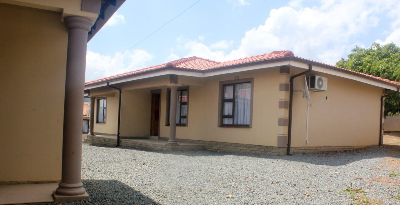 Ulundi Mbopha Guest House מראה חיצוני תמונה